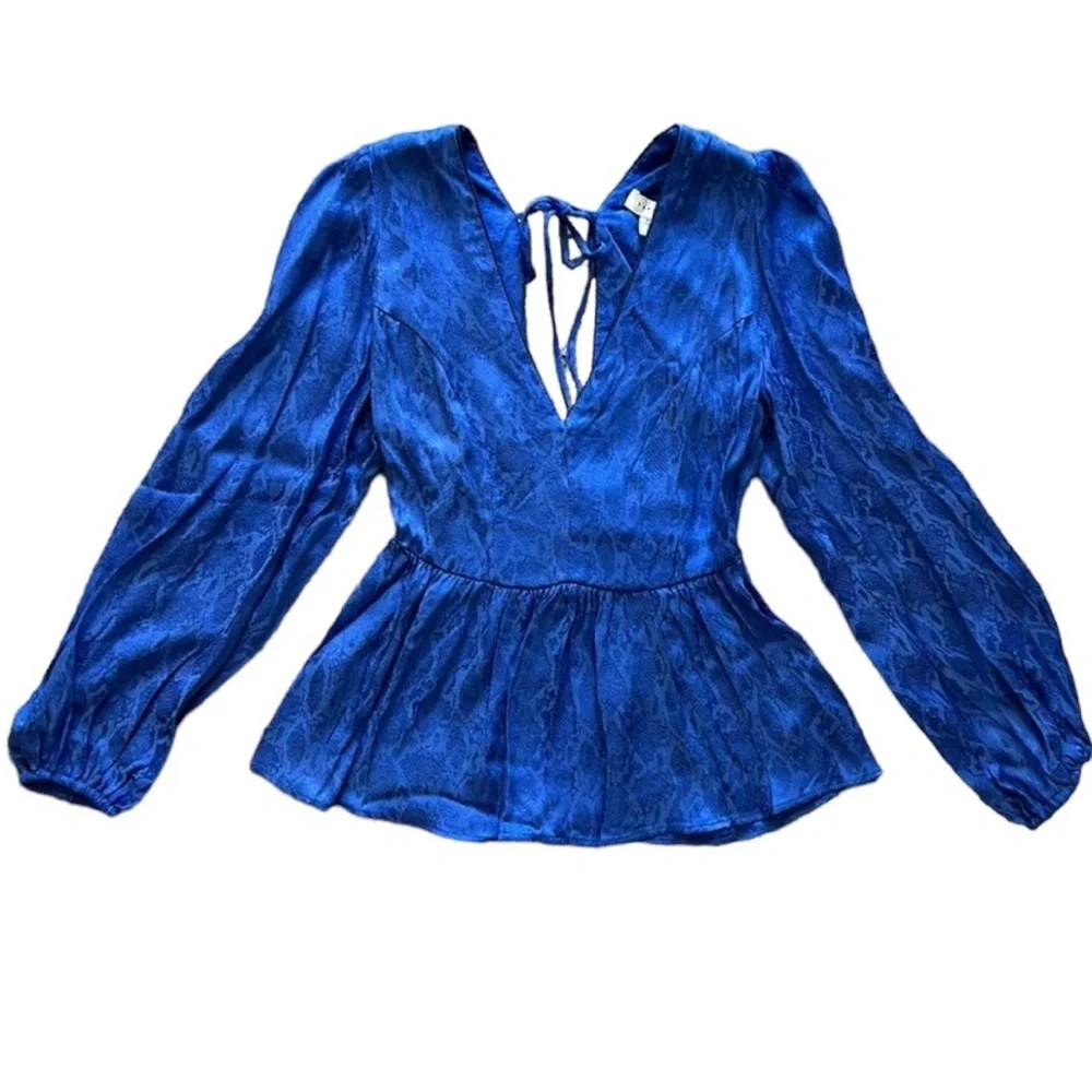🌼TOPSHOP🌼 NWT Satin Jaquard Peplum Blouse, Size 6 (US 2/4)